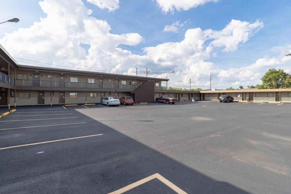 Dubois Manor Motel Exterior photo