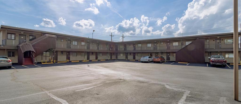 Dubois Manor Motel Exterior photo