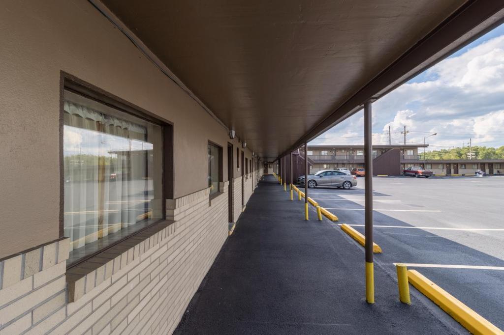 Dubois Manor Motel Exterior photo
